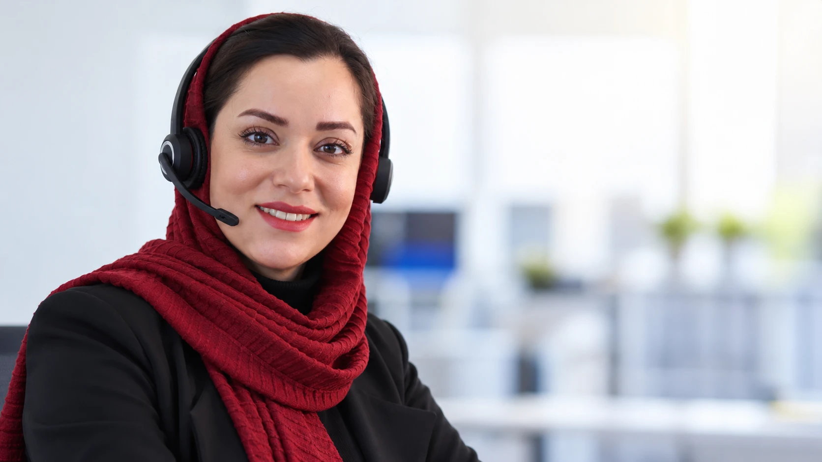 کارشناس فروش روتک با هدست